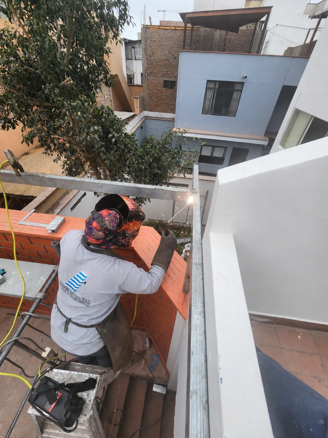 Soldadura metálica en altura